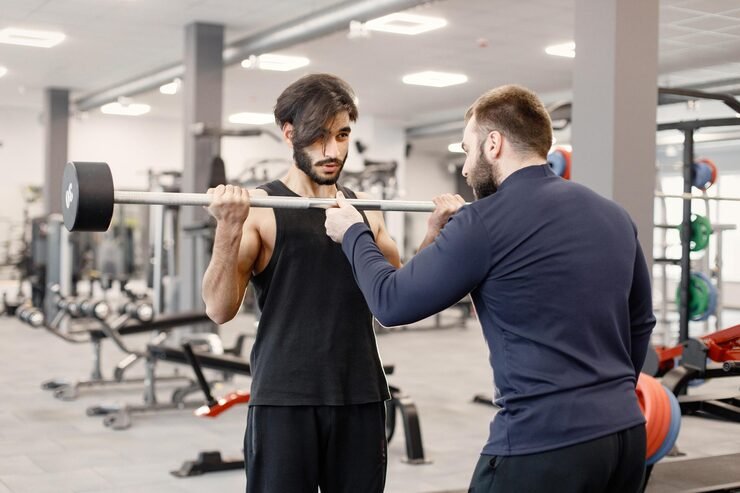 How to Choose a Personal Trainer for Weightlifting